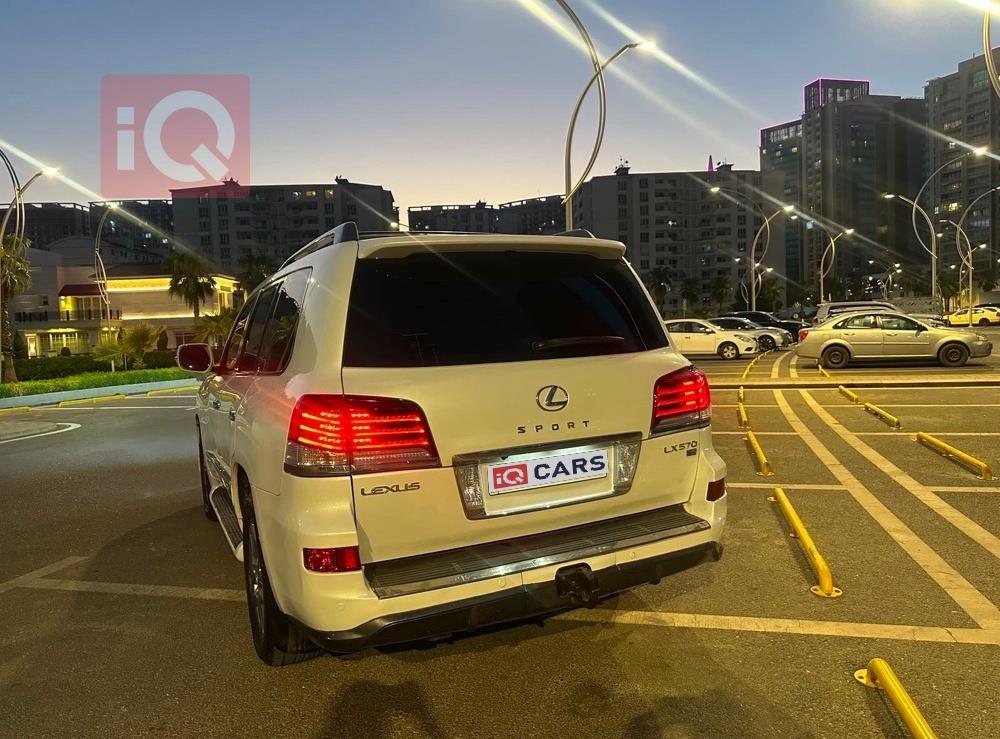 Lexus LX